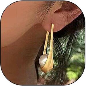 Gold Irregular Pearl Drop Earrings – Punk Geometric Statement Dangle Earrings